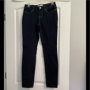 NO BOUNDARIES skinny jeans. Size 7